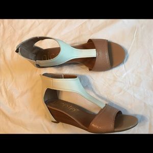 2 inch wedges - cream and tan